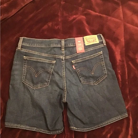 Levi Jean shorts - Picture 3 of 3